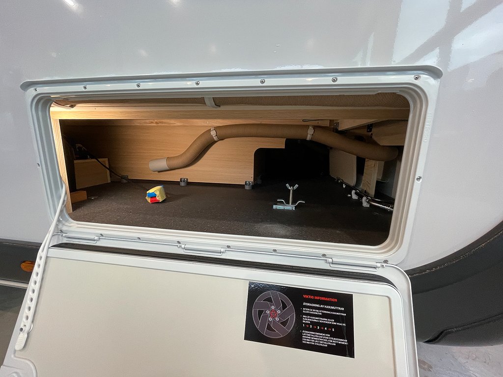 Adria Action 391 LH /B-körkort/1150kg/Långbäddar/Golvvärme - Adria