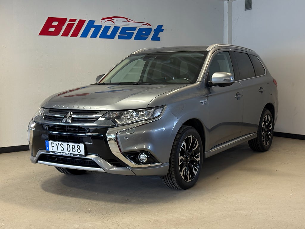 Mitsubishi Outlander PHEV CVT Business Euro 6 / B-kamera / Drag / Carplay