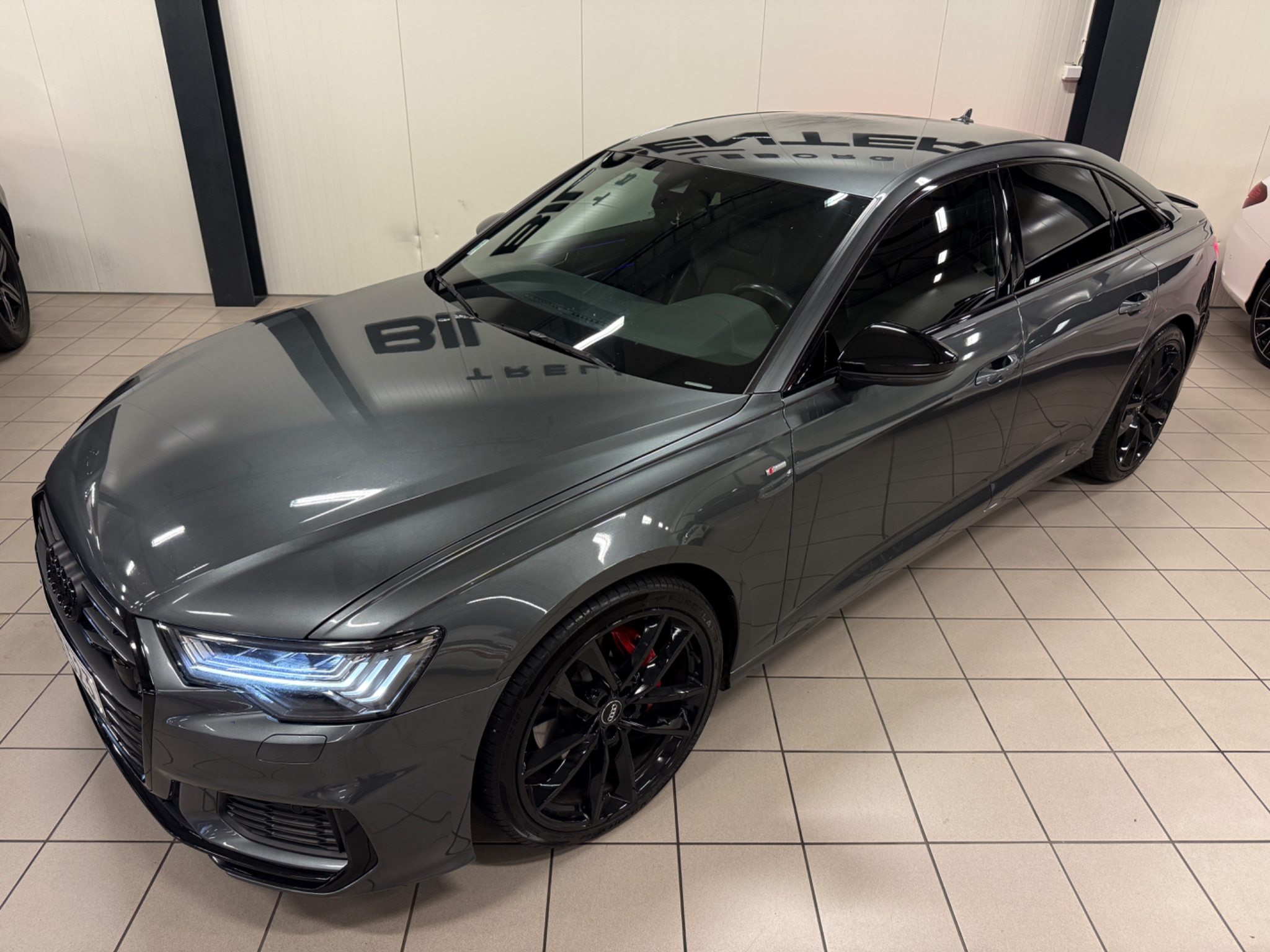 Audi A6 2019, bild 2/10