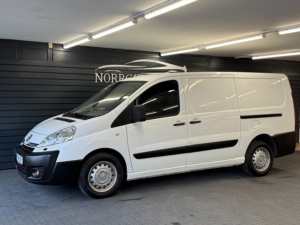Toyota ProAce Skåpbil 2.0 D-4D / Besiktigad / Nyservad / 3-Sits