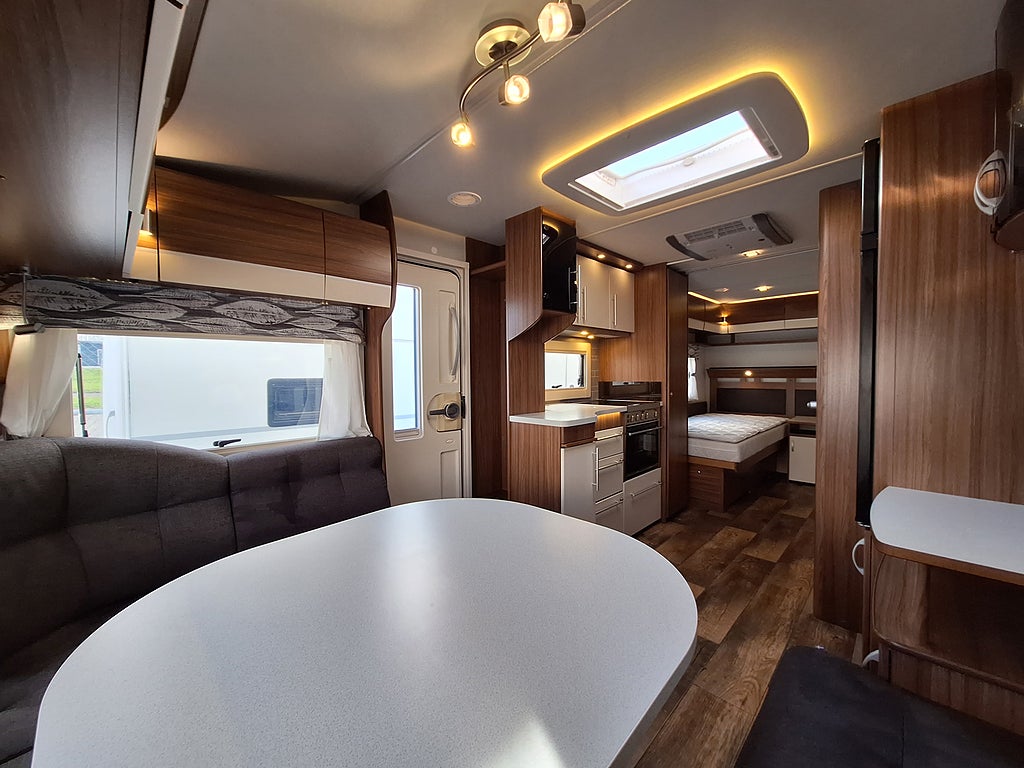 Polar Edition 590 LB 2.5 Långbädd, AC, Nytt Tält, 1 Ägare