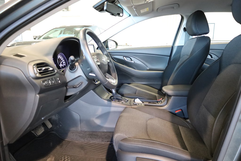 Hyundai i30 1.0 T-GDI AUT Essential Kamera Rattvärme Leasbar 2022
