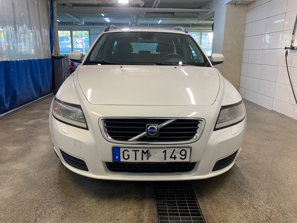 Volvo V50 D5 Kinetic ,Dragkrok ,M+S Däck