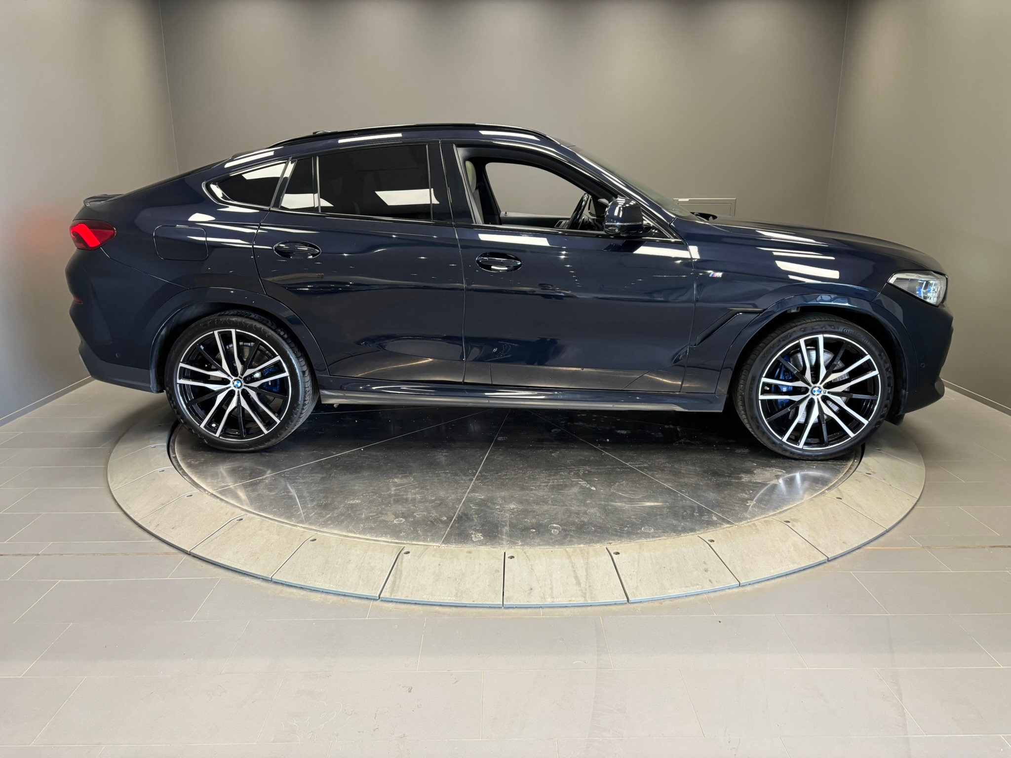 BMW X6 2021, photo 6/57