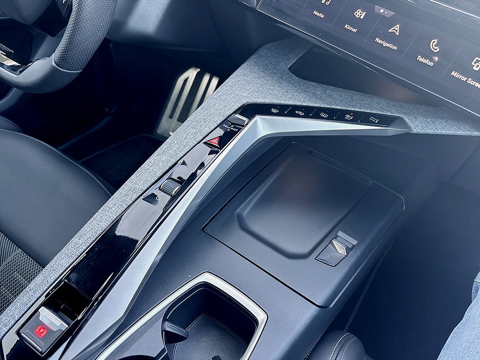 Bild på Peugeot 3008 GT Hybrid 145hk Aut B-KAMERA CARPLAY PANORAMA
