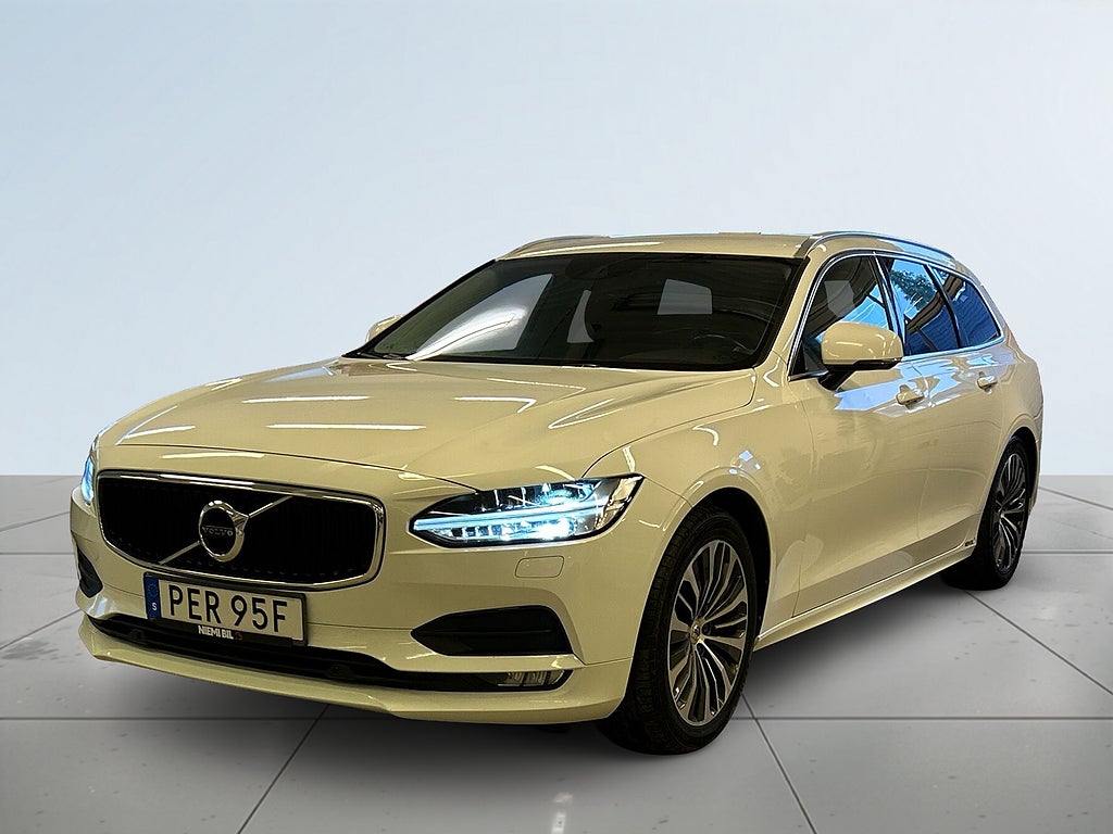 Volvo V90 D4 AWD Momentum Adv Kamera/Drakrok/SoV-Däck/Navi