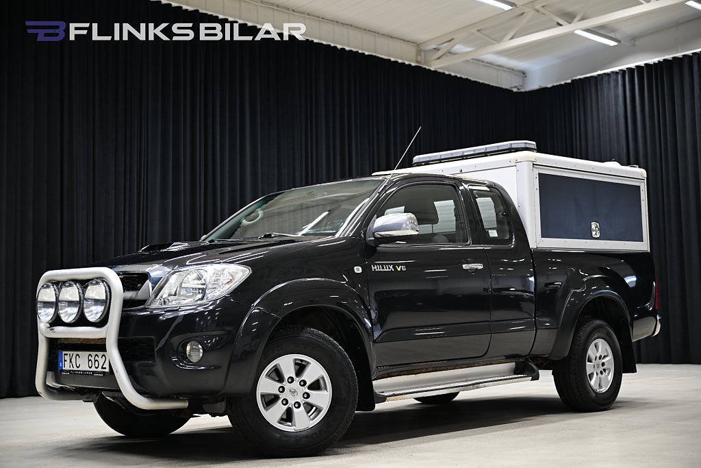 Toyota Hilux 2.5 4x4 144HK Kåpa|Drag|Frontbåge|M/K-Värmare|Moms