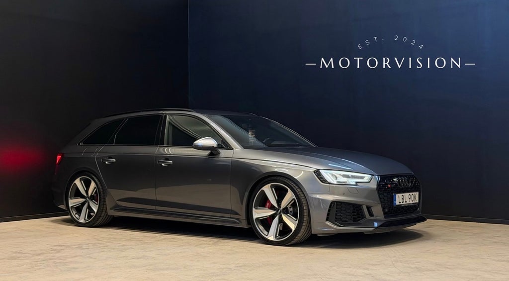 Audi RS4 Avant 2.9 TFSI V6 quattro / Bang & Olufsen / Navi 