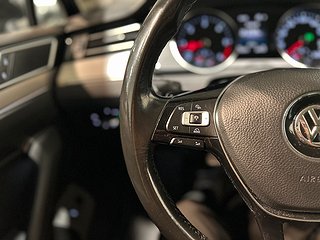Volkswagen Passat Sportscombi R-Line AWD Dvärm Kamera Drag