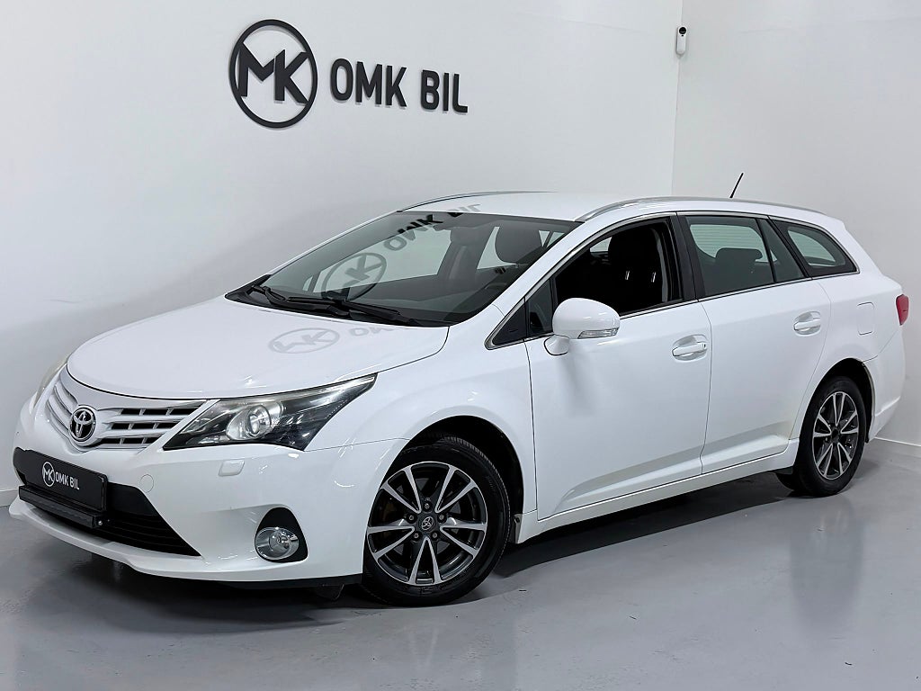 Toyota Avensis Kombi 2.0 D-4D Business / Ny Servad