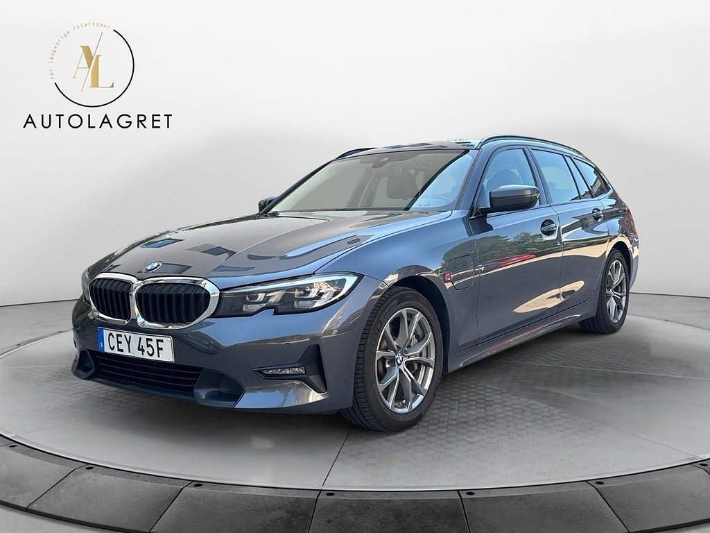 BMW 330e xDrive Touring Sport line Cockpit H/K Drag Euro 6