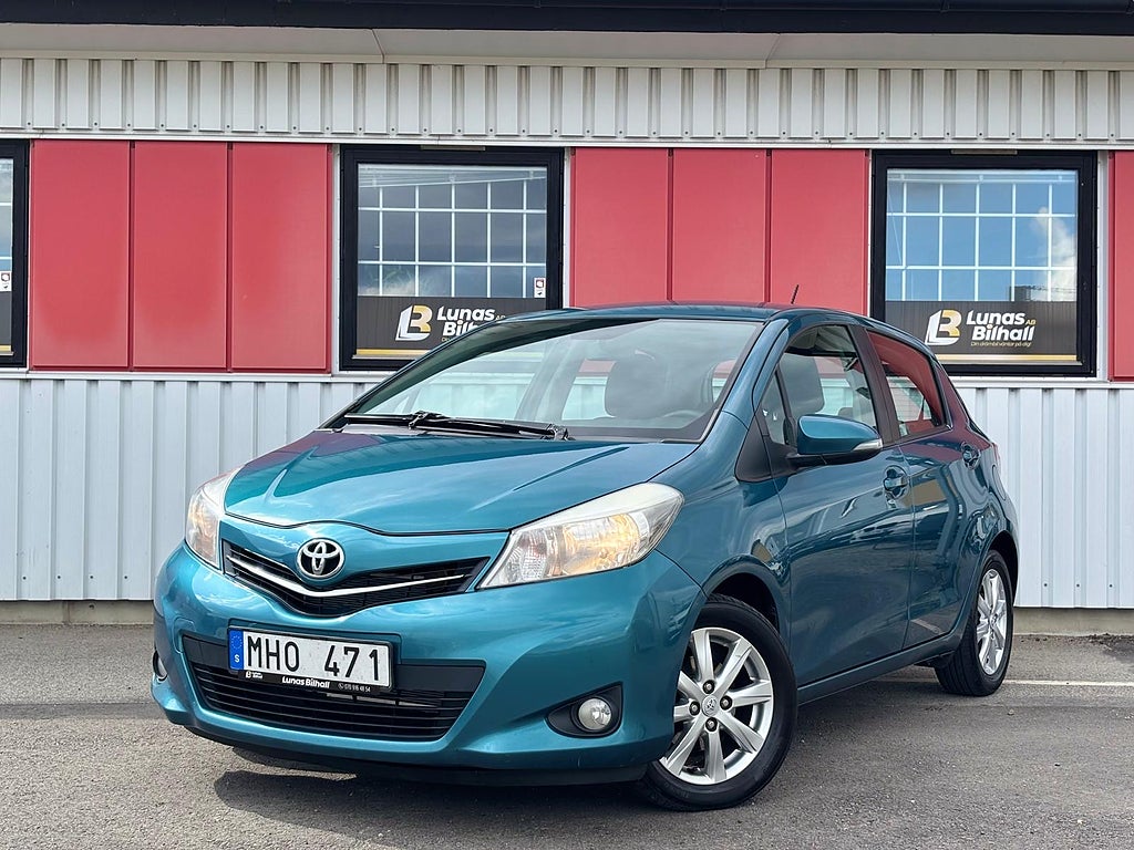 Toyota Yaris 5-dörrar 1.33 Dual VVT-i Active NyBes/NyServad-B-Kamera
