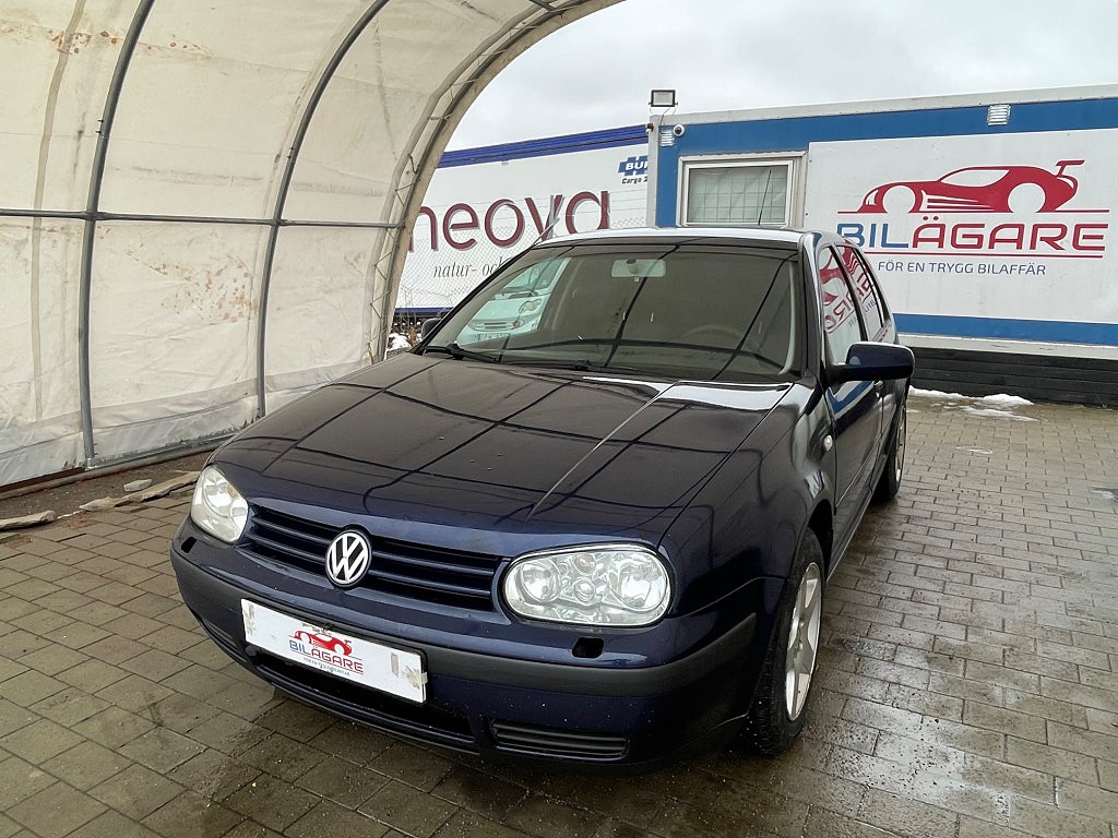Volkswagen Golf 1.6 Basis, Ocean 105hk NYBESIKTAD DRAGKROK M-VÄRMARE