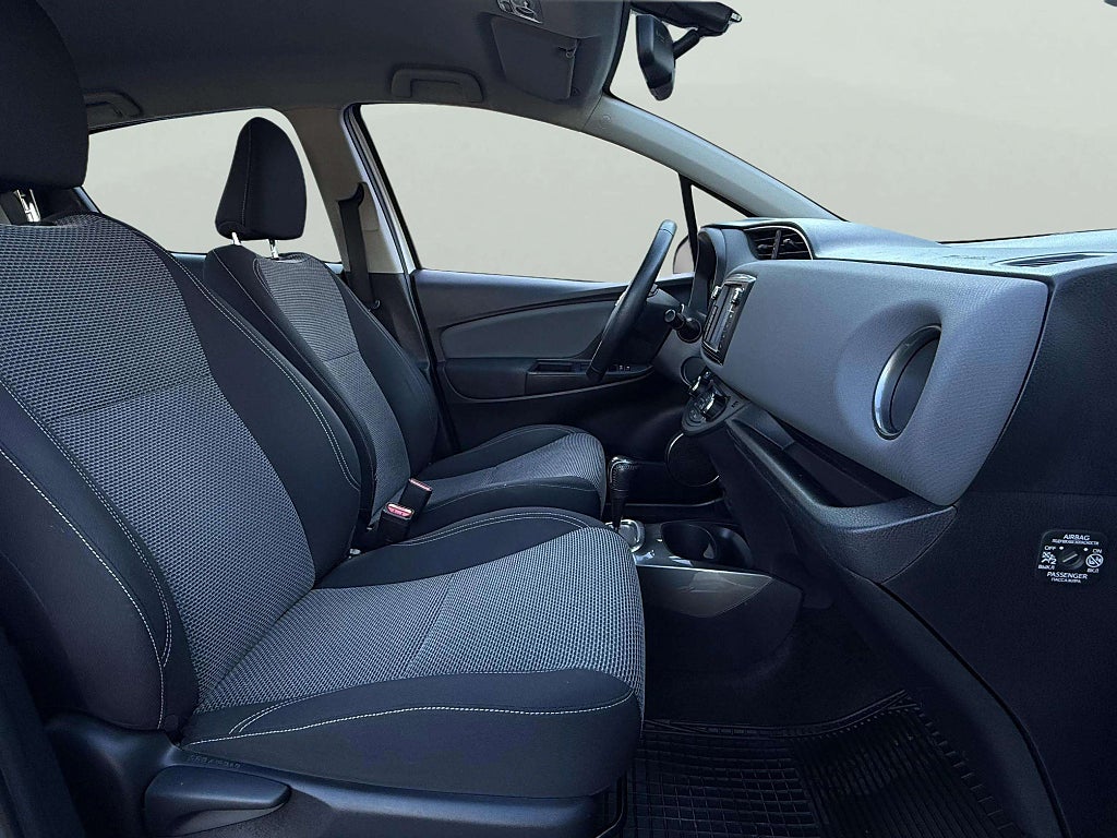 Toyota Yaris Hybrid e-CVT 101hk - miniatyr 13