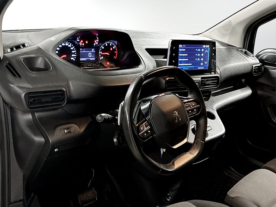 Bild på Peugeot Partner PRO 1.5 BHDi 130hk Aut L2 CARPLAY P-SENSORER