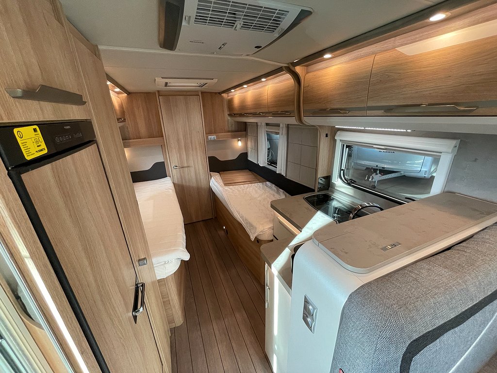 Knaus Sky TI 700 MEB /Hyd-stöd/AC bodel/Solcell/Badrum bak - Knaus