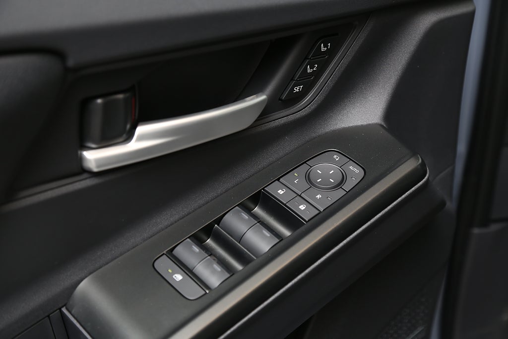 Subaru Solterra Touring + |  XT 74.7 kWh AWD