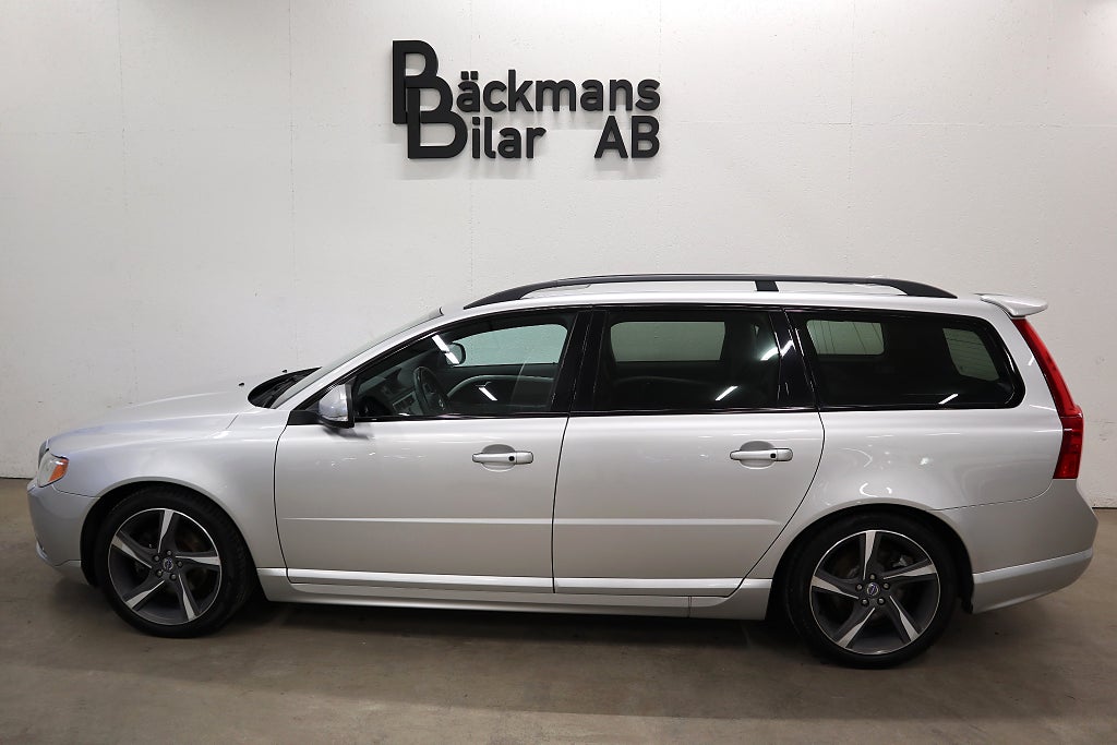 Volvo V70 D3 R-Design Pro Drag Navi Värmare Skinn Taklucka Ny kam