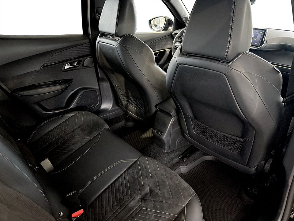 Bild på Peugeot 2008 GT 1.2 PT 130hk Aut B-KAMERA ELSTOL NAVI