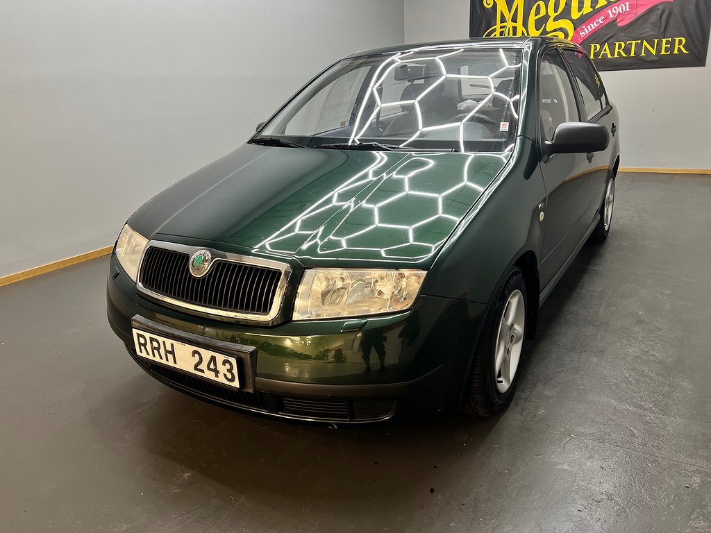 Skoda Fabia 1.4 MPI, Ny besiktigad, Endast 8600mil 