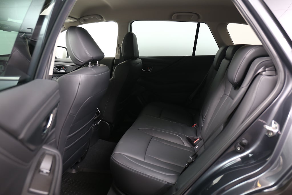 Subaru Outback Limited| 3 fria Service Ingår