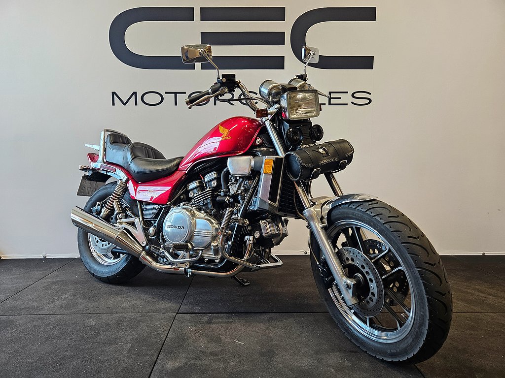 Honda Magna V4 v65   