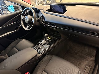 Mazda CX-30 2.0 Mildhybrid AWD 186hk Centre Line LAGERBIL