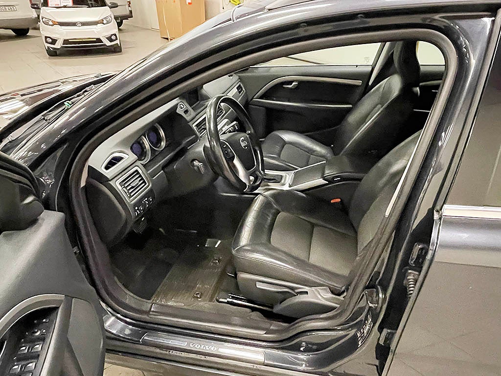 Volvo V70 D2 Automat Momentum