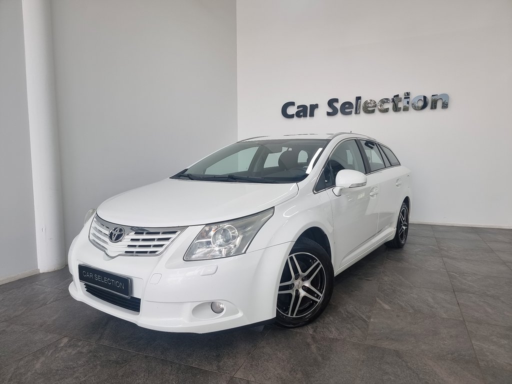 Toyota Avensis Kombi 2.0 Business-Ny-besiktigad