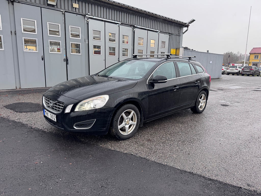 Volvo V60 D3 Auto Värmare Momentum EN ÄGARE Dragkrok 