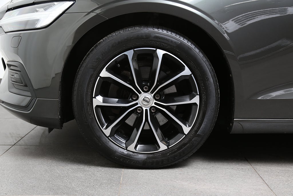 Volvo V60 B4 Diesel 197hk Momentum Aut Kamera Leasbar 2022