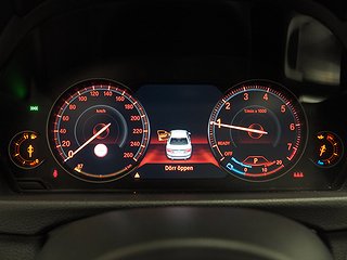 Sedan BMW 330 20 av 26