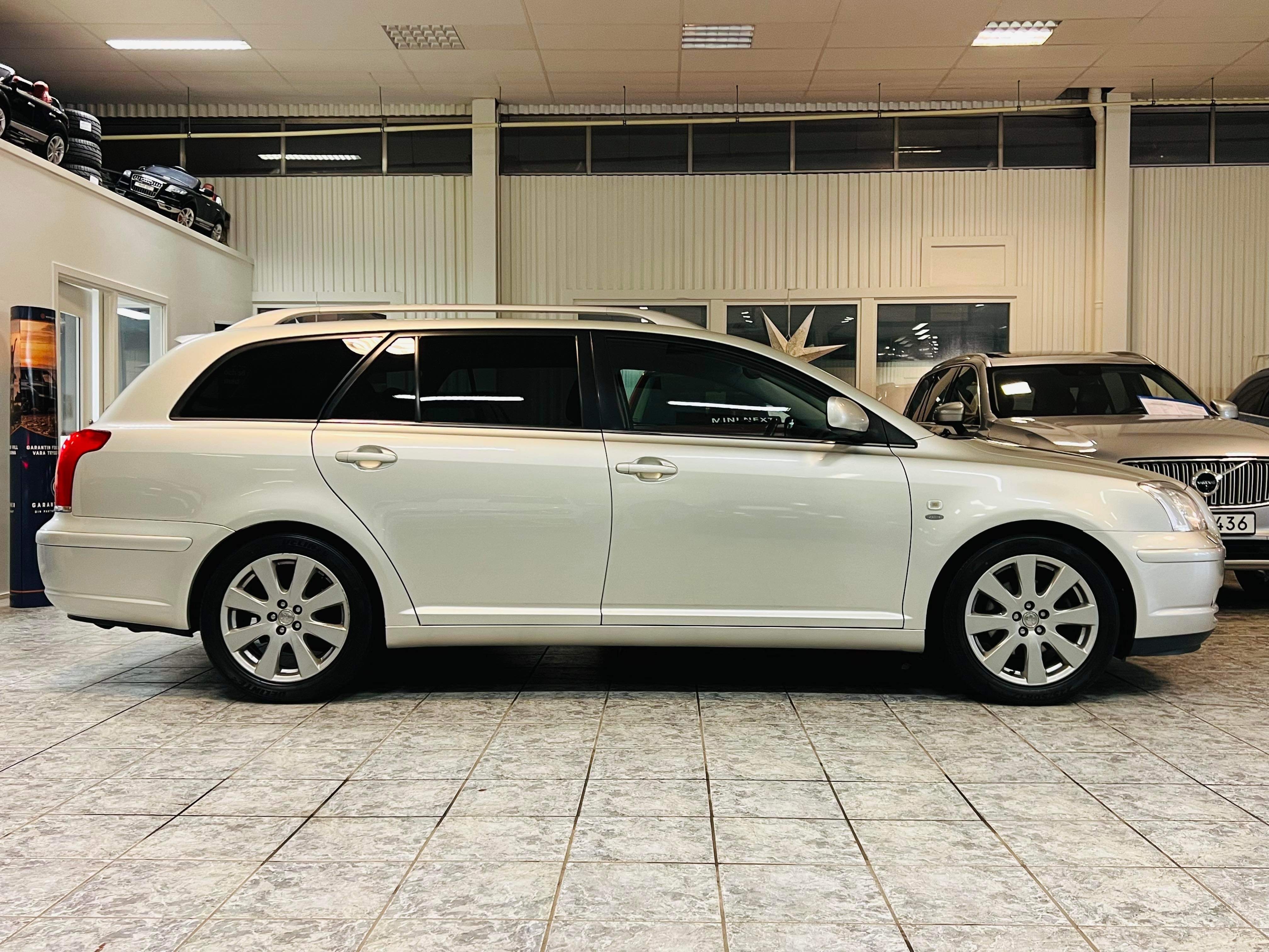 Toyota Avensis SÅLD 2005, bild 2/48