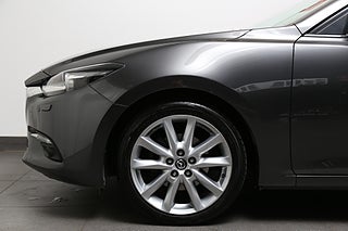 Halvkombi Mazda 3 8 av 26