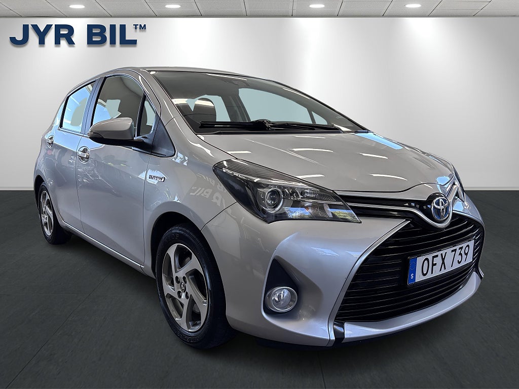 Toyota Yaris Hybrid e-CVT 101hk Active Keyless / Kamera 