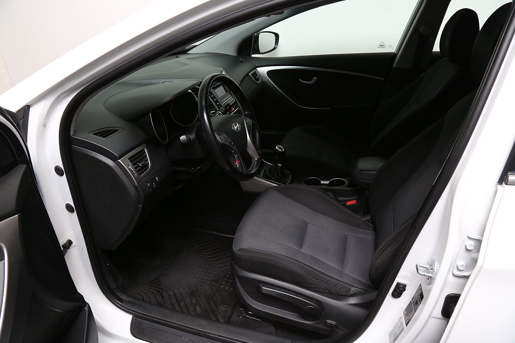 Hyundai i30 1,6 GDI 135hk Comfort Kombi 1ägare Dragkrok 2017