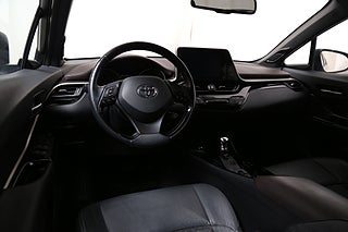 SUV Toyota C-HR 12 av 26