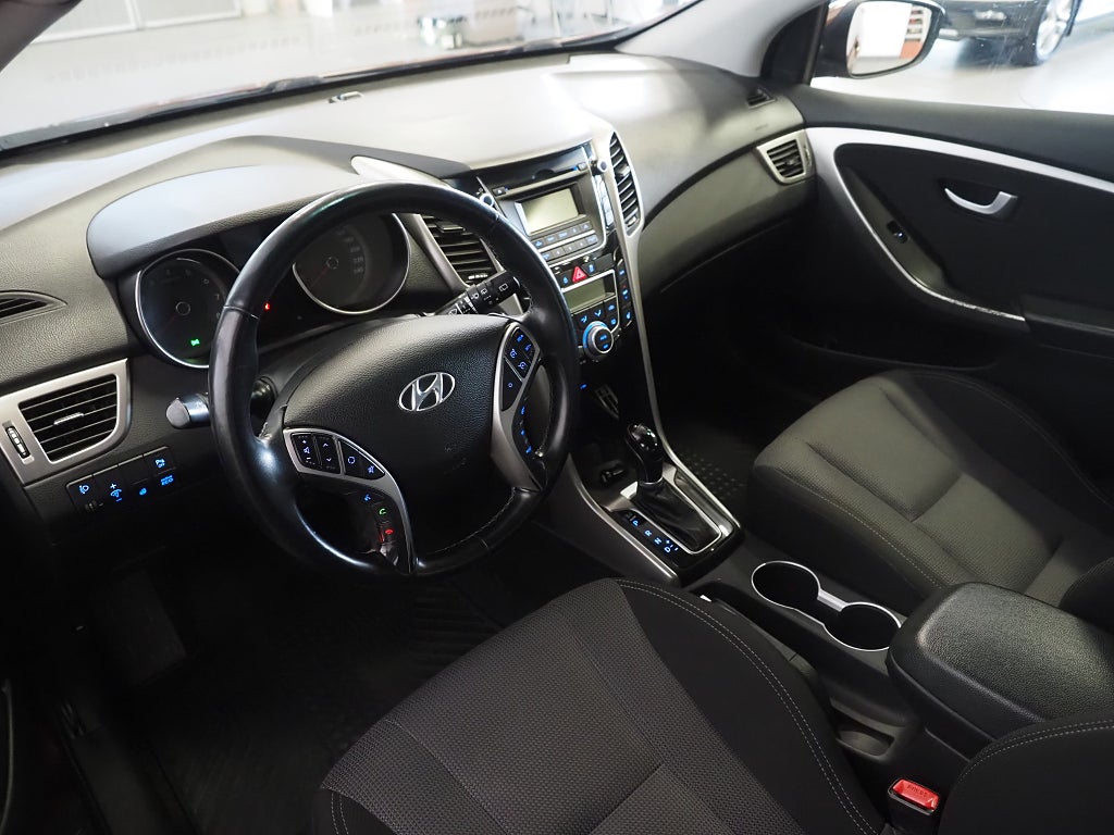 Hyundai i30 Kombi 1.6 GDI 135hk Aut Business Dragkrok Motorvärmare 2014