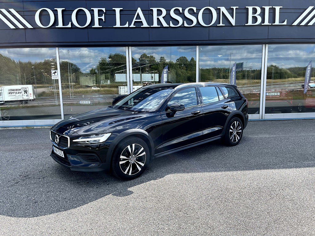Volvo V60 Cross Country B4 AWD Advanced Navi P Edition. VOC/Elbaklucka/Värmare