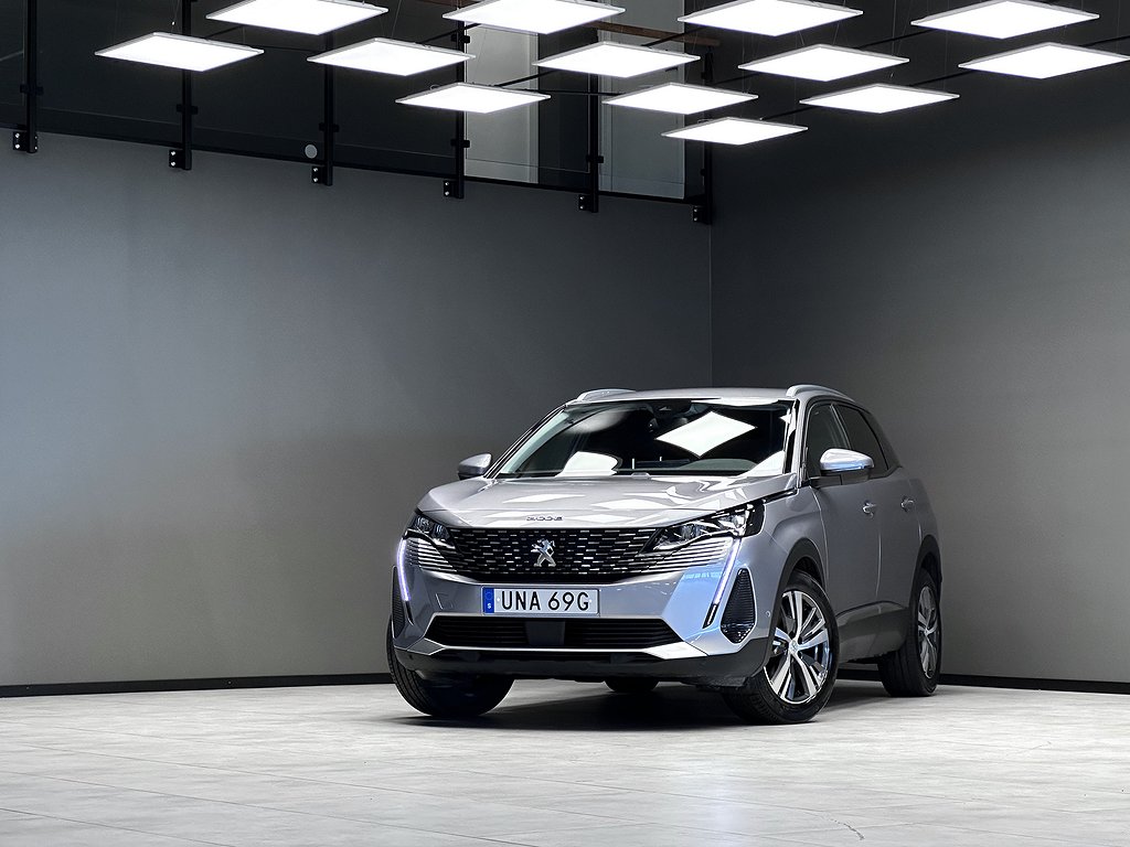 Peugeot 3008 1.2 PureTech ALLURE / Navi / Carplay /360kamera