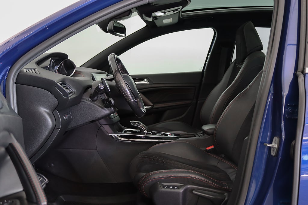 Peugeot 308 sw 2.0 BlueHDi 177hk GT Pano Massage Navi Drag