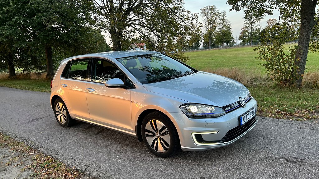 Volkswagen E-Golf 24.2 kWh Comfort Svensksåld, GPS, PDC, LED