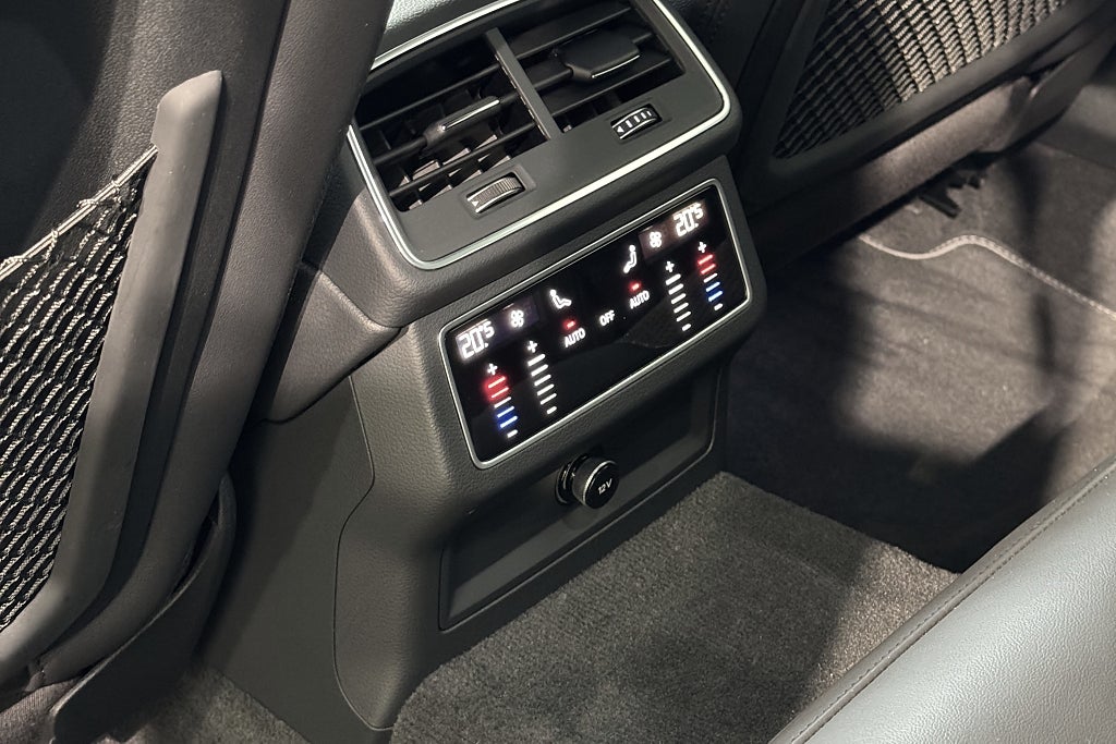 Audi A6 2021 - miniatyr 14