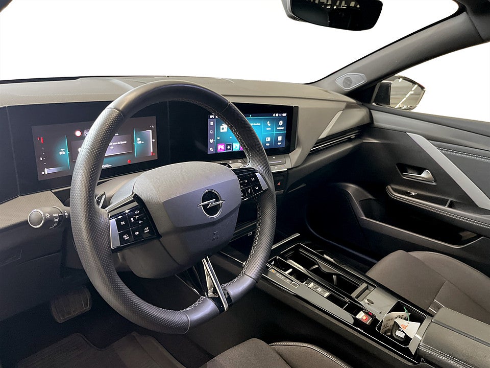 Bild på Opel Astra 5D GS 1.2 PT 130hk Aut 360-KAMERA RATTVÄRME