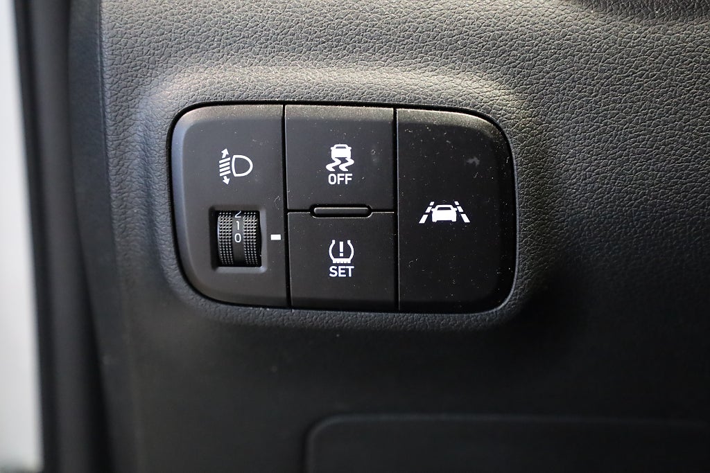 Hyundai i10 1.0 blue Essential CarPlay Leasbar Rattvärme