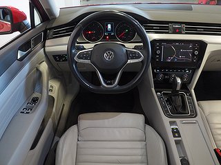 Kombi Volkswagen Passat 18 av 24