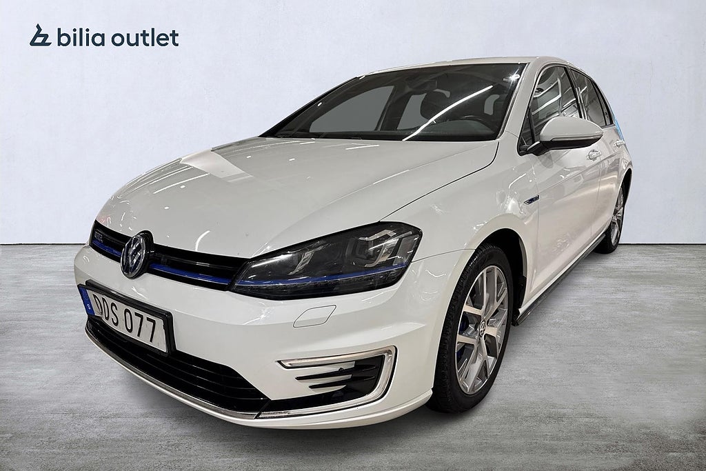 Volkswagen Golf GTE 1.4 TSI Parkeringsvärmare / B-Kamera / Drag