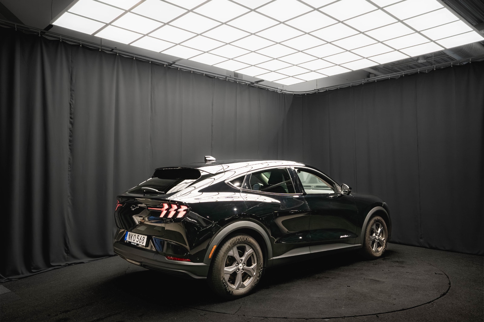 Ford Mustang Mach-E Long Range RWD DRAG LÄDER B&O 360° 1-ÄGARE 95%SoH 2022 - miniatyr 7
