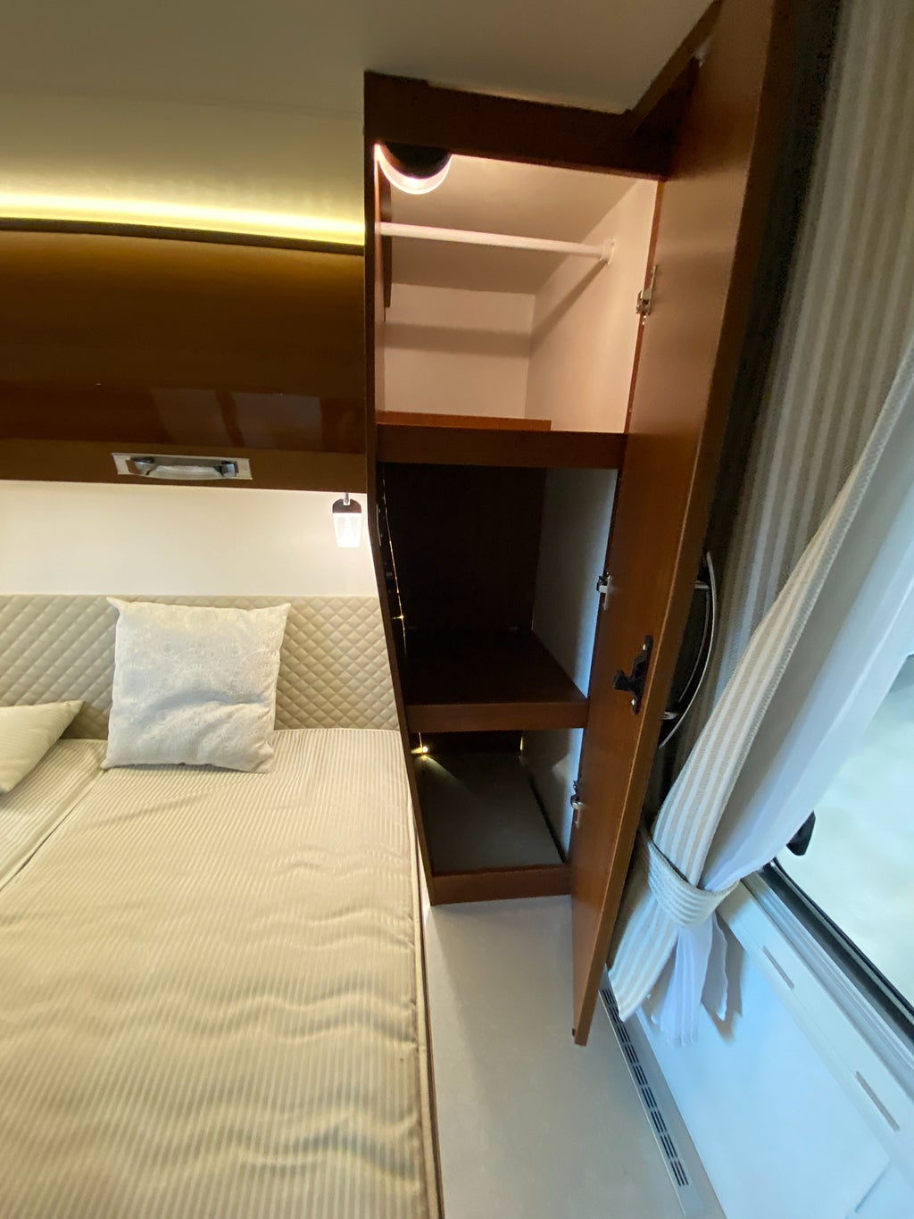 Rapido 7096 F /ALDE/AC bodel/Solcell/Automat 150hk/F2F - Rapido