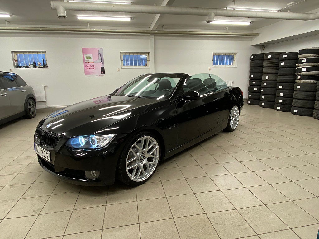 BMW 320I E93 CONVERTIBLE AUT NAVI LÄDER NYSERVAD RÄNTEFRITT